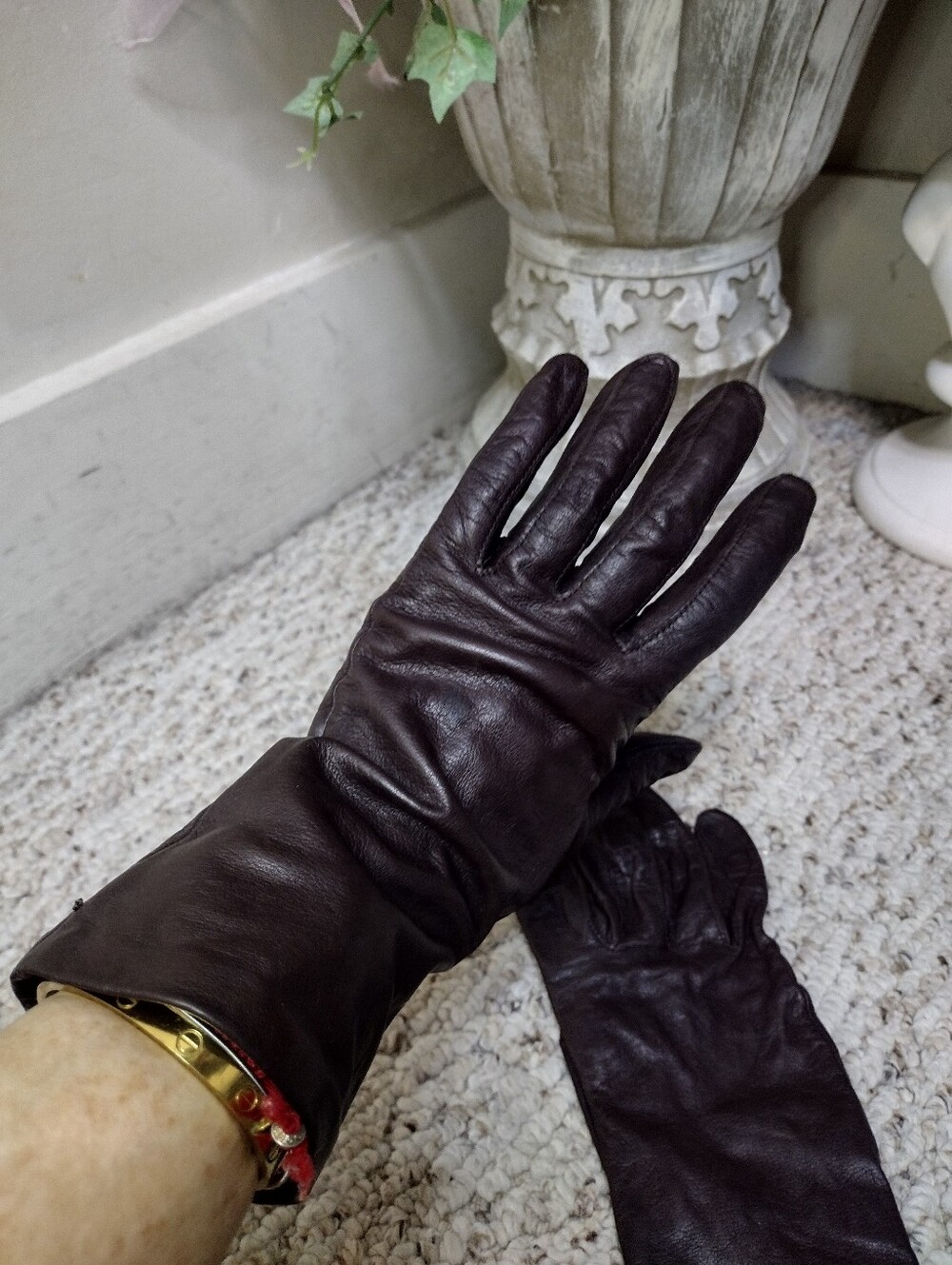 Grandoe Women's Dark Brown Leather Gloves - Classic Winter Accessory